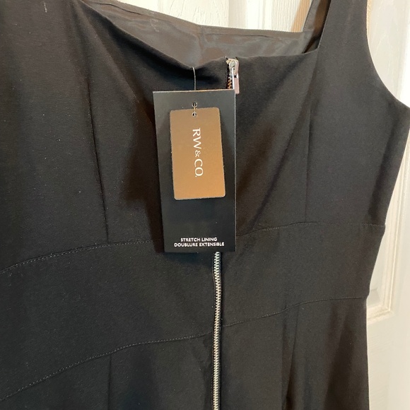 ✨NWT - RW&Co. Black Cocktail Dress with Stretch fabric & zipper back 🔥 🔥 - Picture 9 of 13